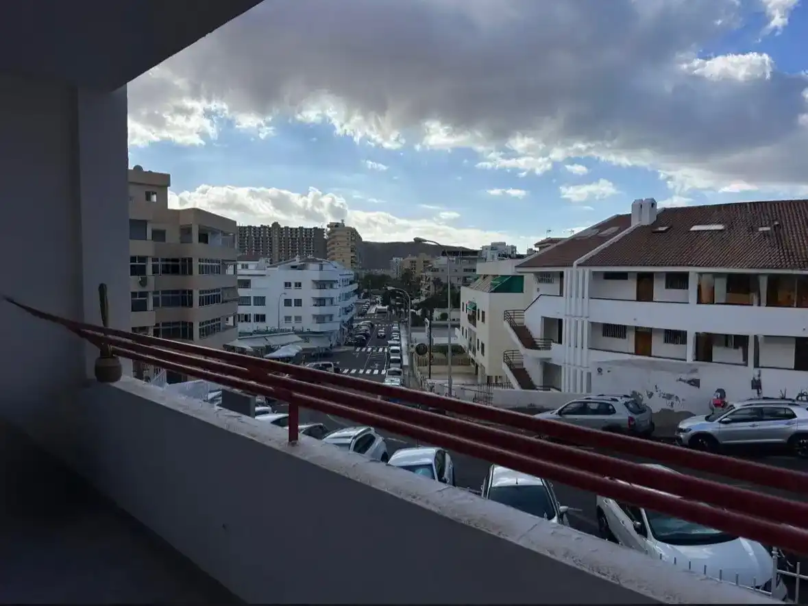 Vista exterior de Piso en venta en Arona con Trastero y Amueblado