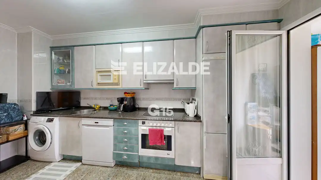 Cocina de Piso en venta en Donostia - San Sebastián  con Calefacción, Trastero y Balcón