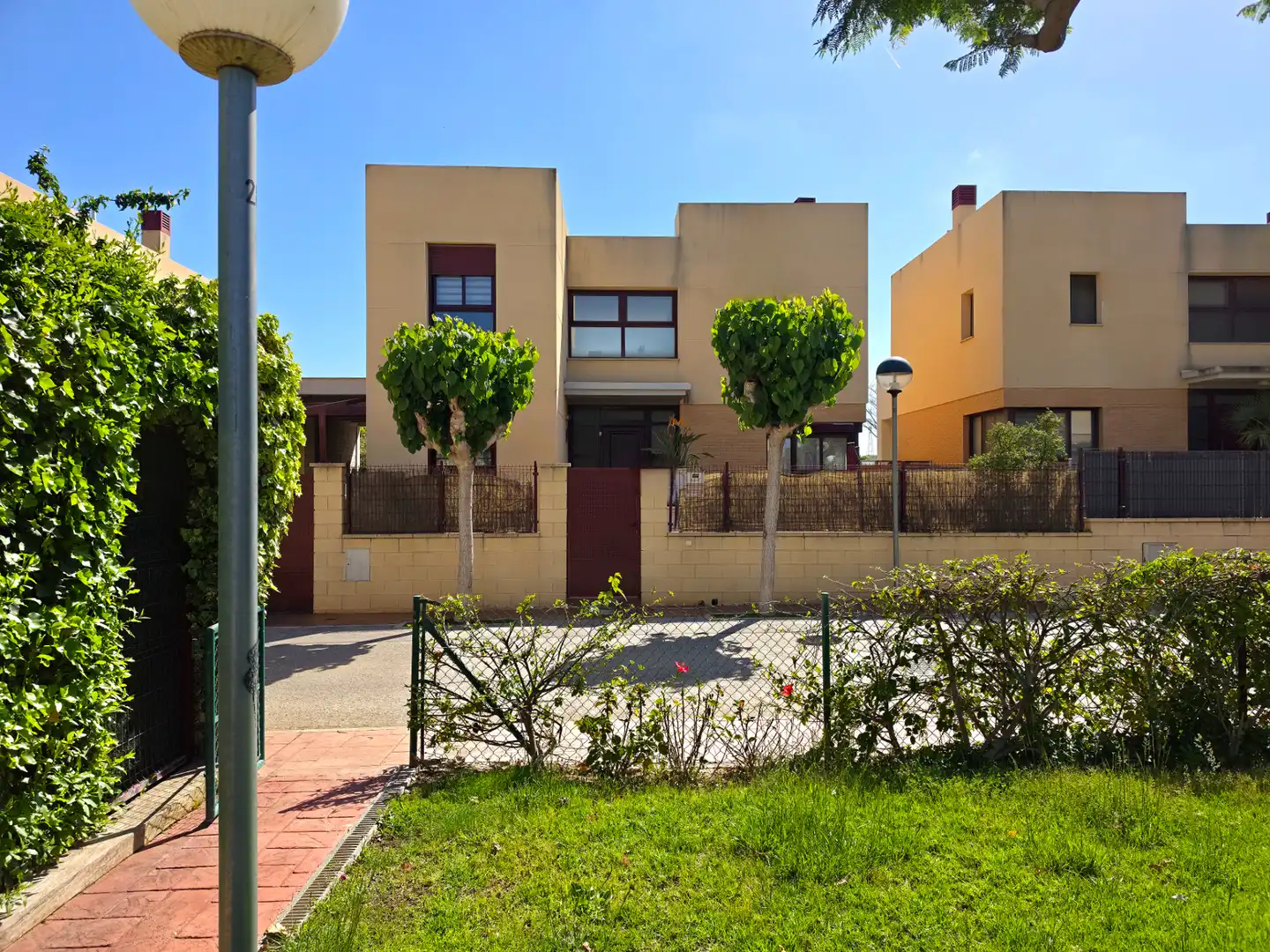 Vista exterior de Casa o xalet en venda en Mutxamel amb Aire condicionat, Calefacció i Jardí privat
