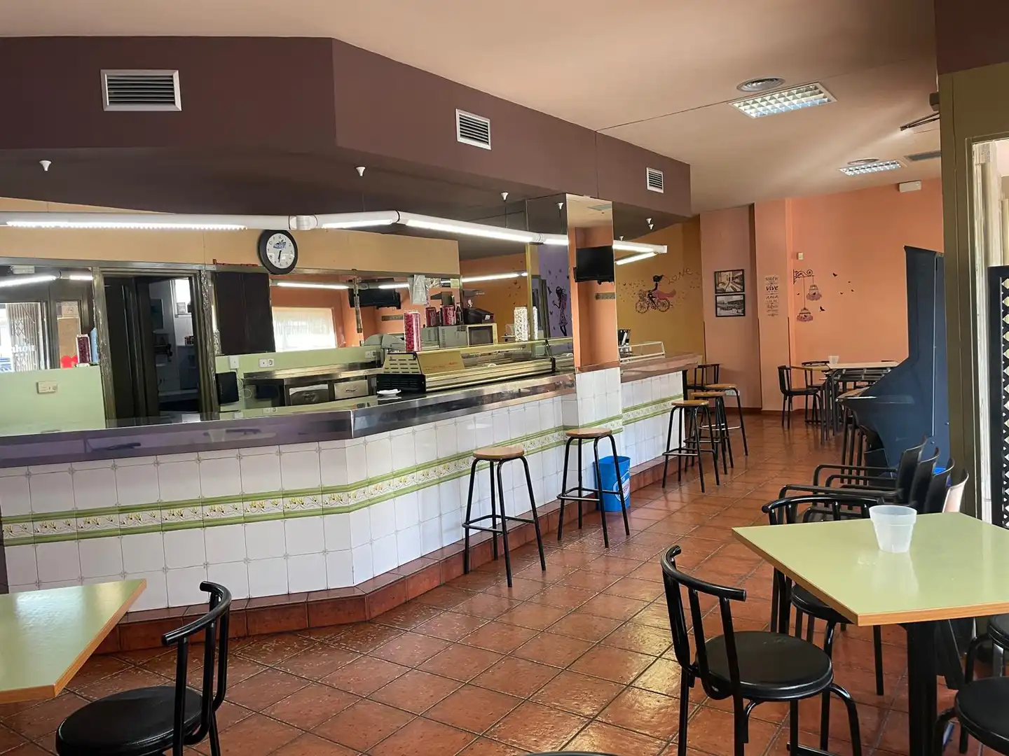 Local comercial en alquiler en Calle de Argualas 16, imagen 5