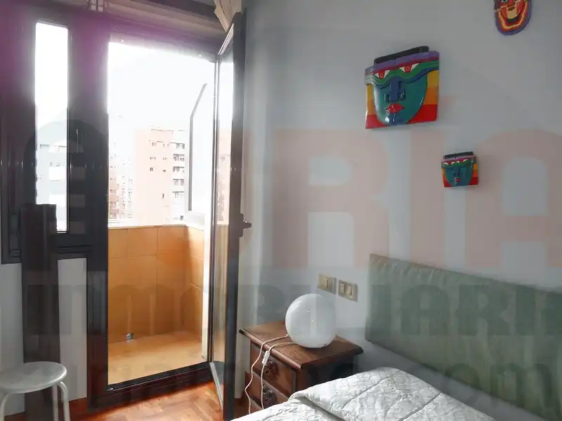 Apartments for rent in Calle Nueve de Mayo, Salesas - Foncalada - Campoamor