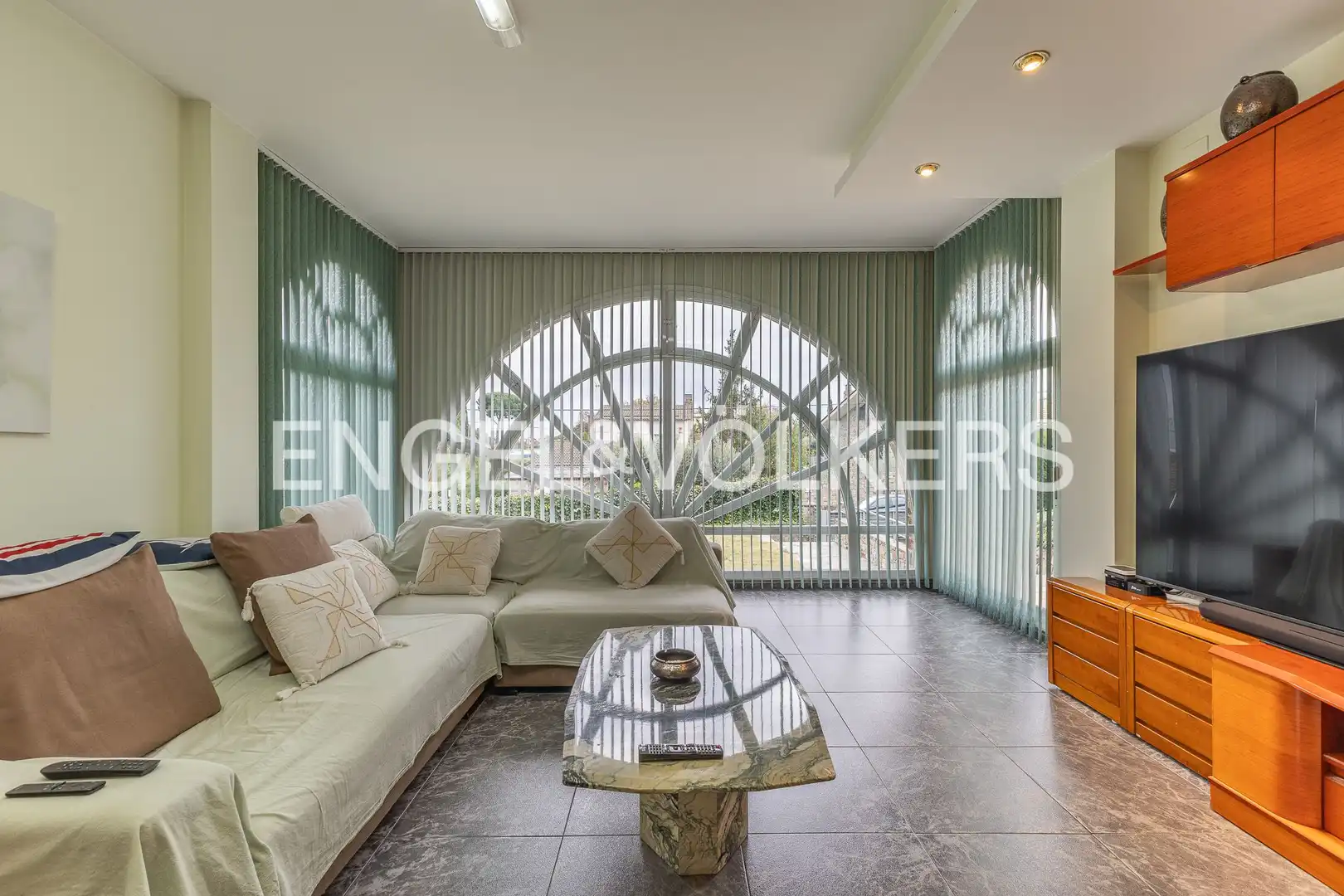 Sala d'estar de Casa o xalet en venda en Castellar del Vallès amb Aire condicionat, Calefacció i Jardí privat