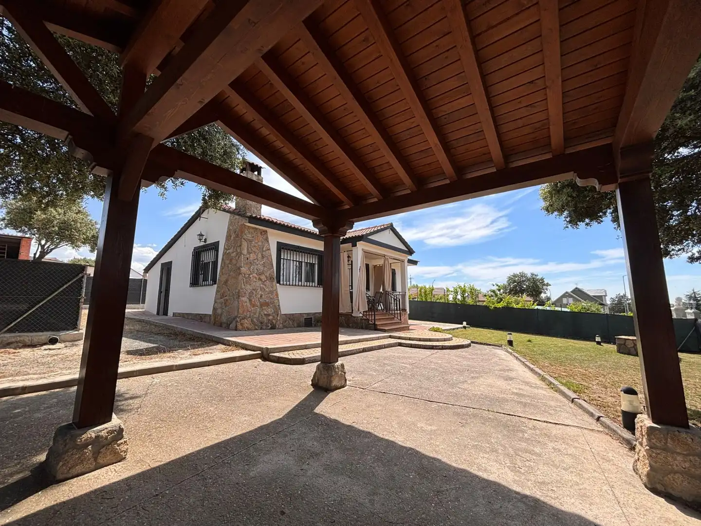 Vista exterior de Casa o chalet de alquiler en Maello con Calefacción, Jardín privado y Amueblado
