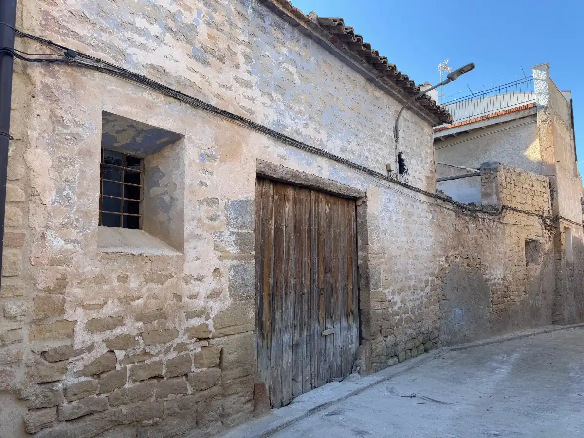 Vista exterior de Casa adosada en venda en Castelserás amb Balcó