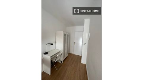Foto 2 de Habitació a Montigalà, Badalona