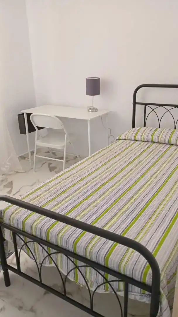 Habitación de Piso para compartir en La Pastora - La Estación
