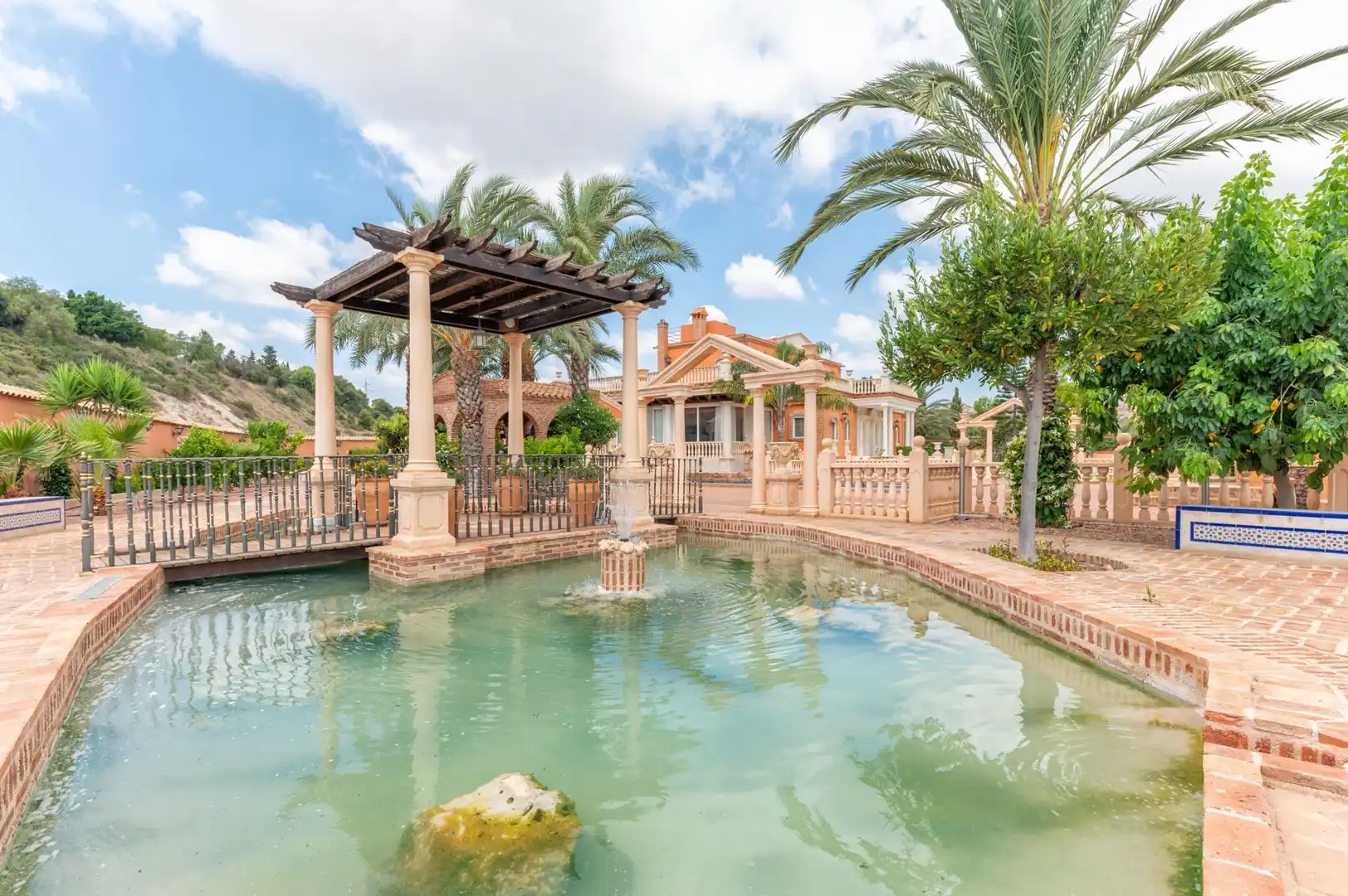 Piscina de Casa o xalet en venda en Elche / Elx amb Aire condicionat, Calefacció i Jardí privat