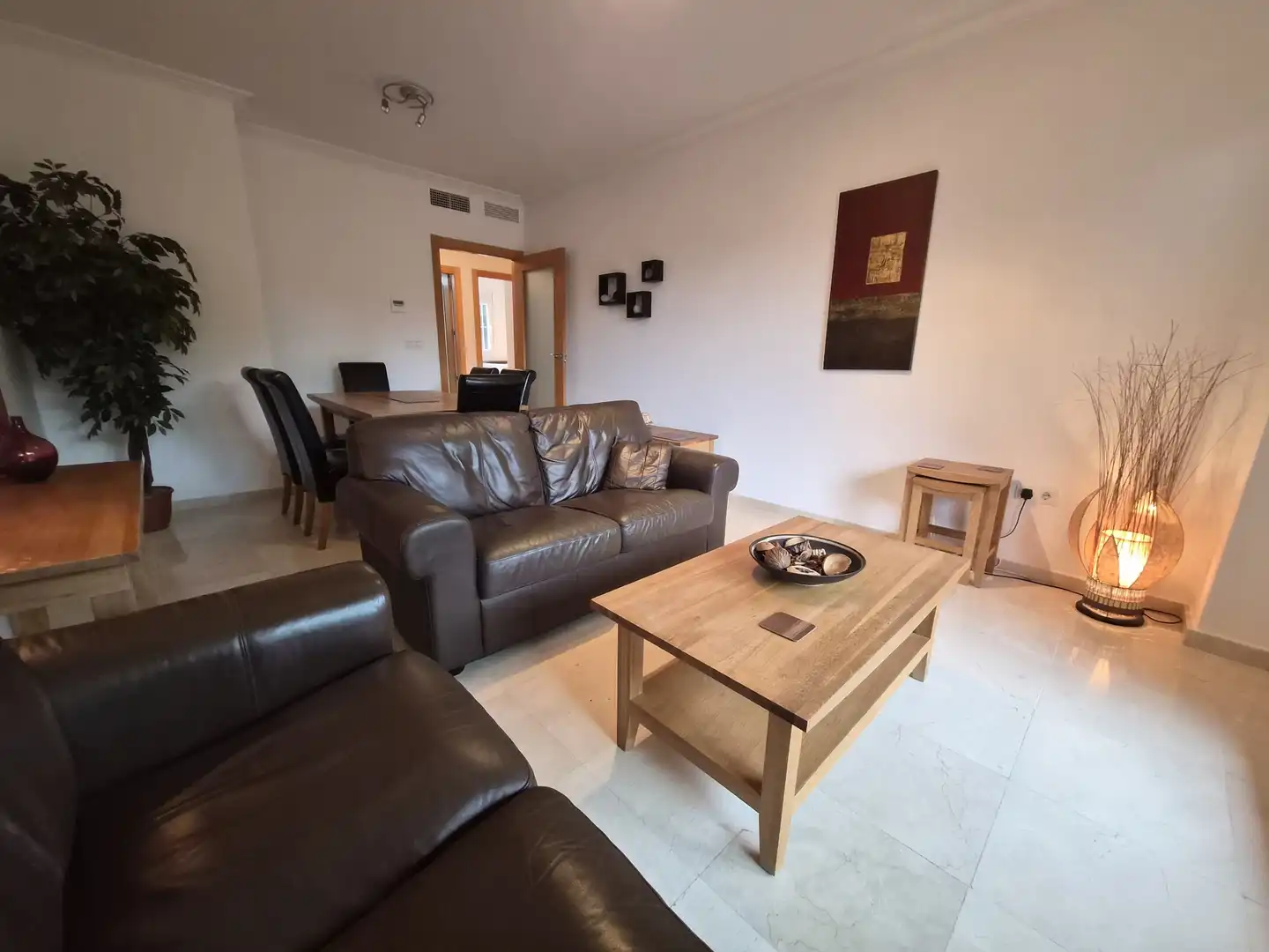 Sala d'estar de Planta baixa en venda en Casares amb Aire condicionat, Terrassa i Piscina