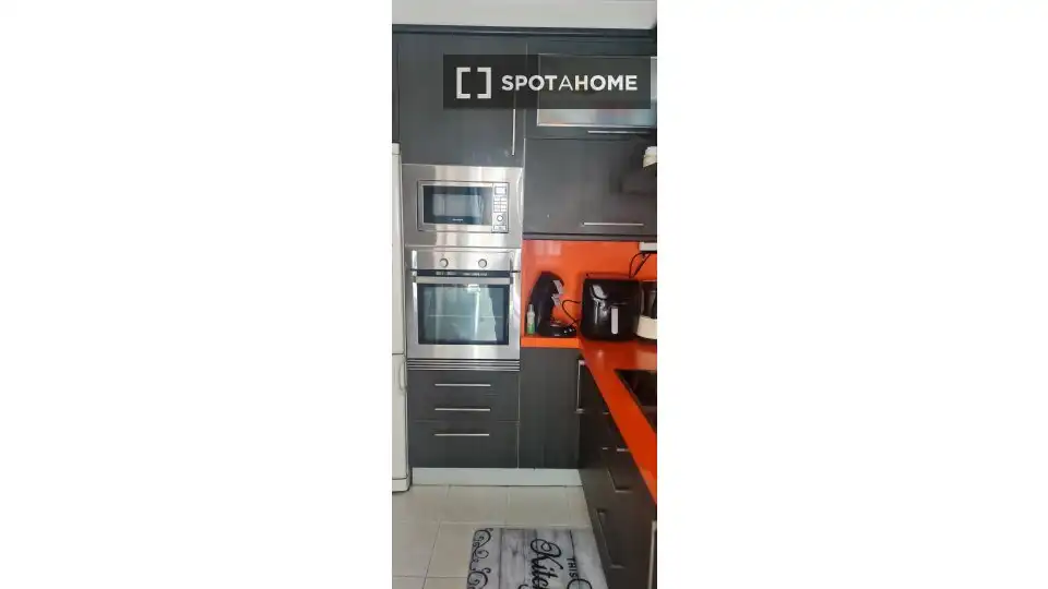 Kitchen of Flat for share in Vigo   with Air Conditioner, Terrace and Furnished