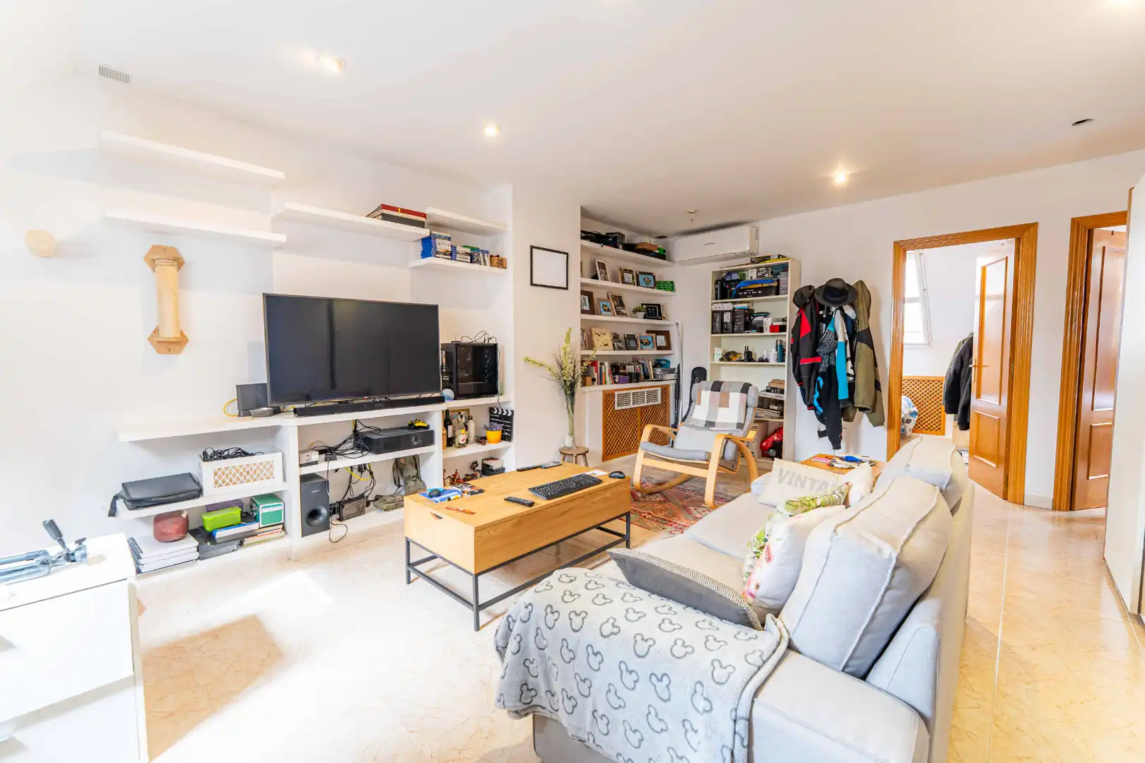Sala de estar de Casa adosada en venta en Torrelodones con Balcón