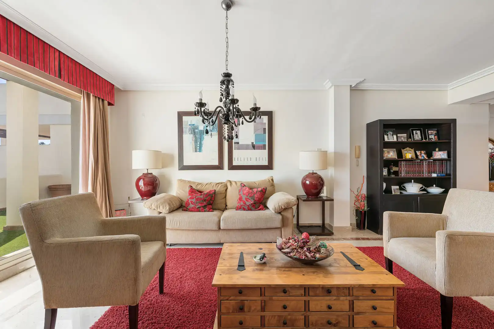 Sala d'estar de Àtic en venda en Marbella amb Aire condicionat, Terrassa i Traster