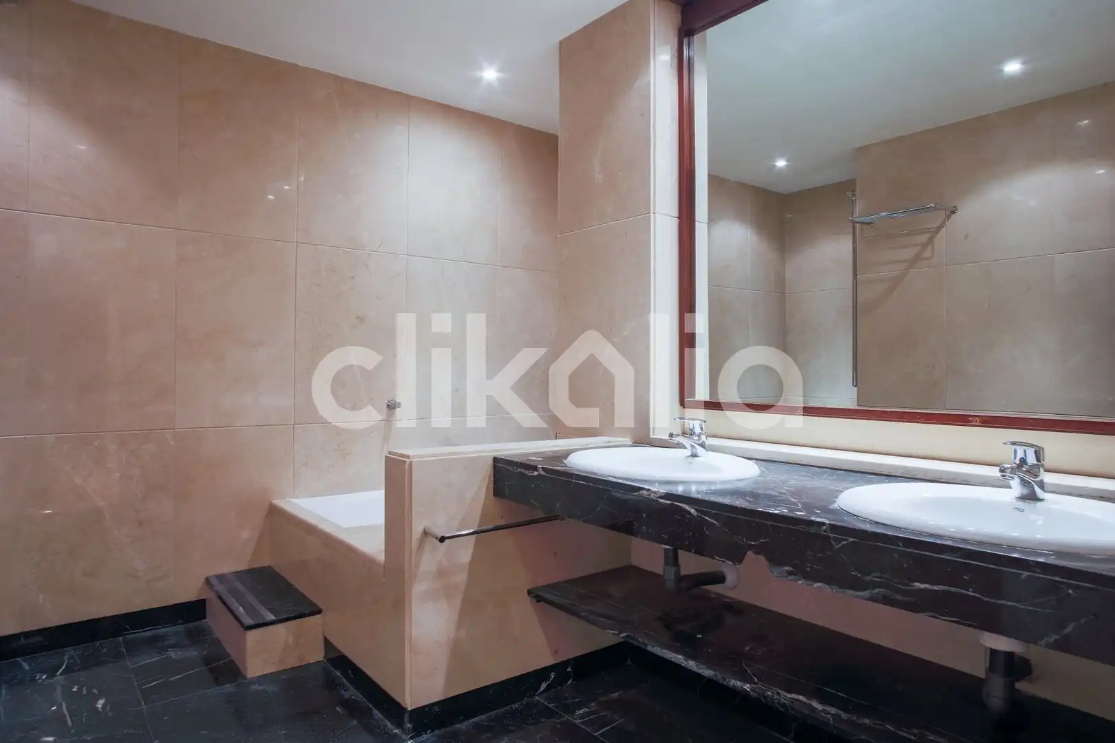 Bathroom of Flat for rent in Chamartín