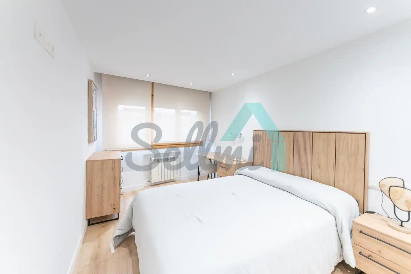 Habitación de Piso de alquiler en Oviedo  con Calefacción y Amueblado