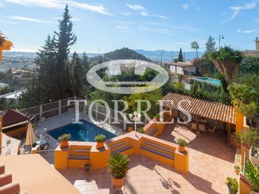 Chalet con balcón en venta en Calle de Borneo