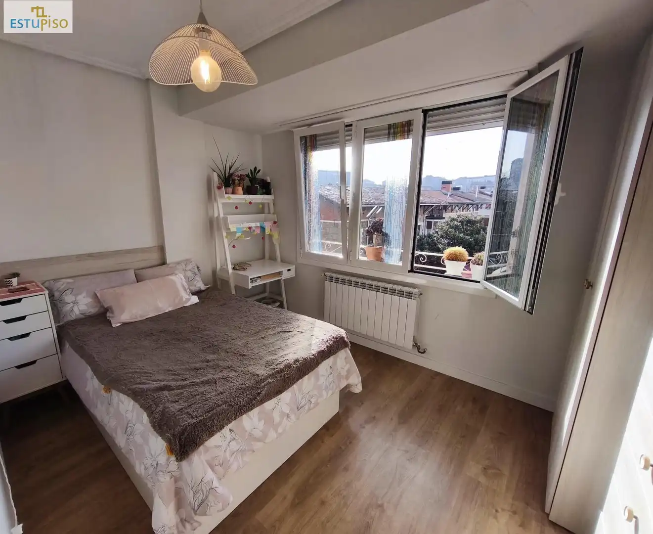 Bedroom of Flat for sale in Vitoria - Gasteiz  with Heating, Terrace and Storage room