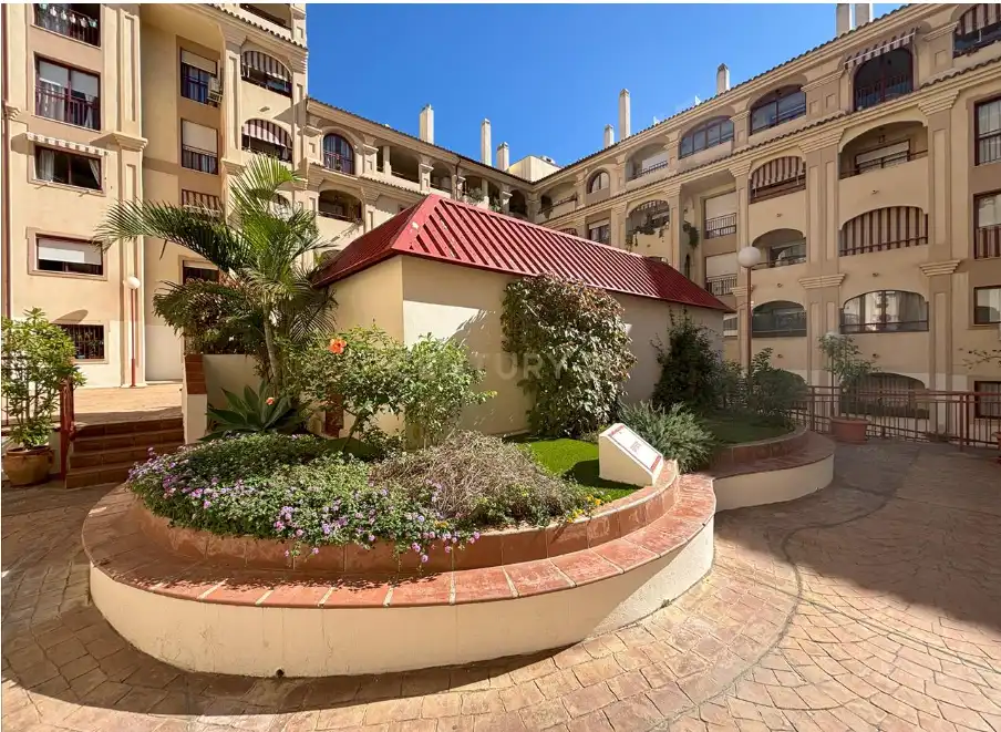 Vista exterior de Dúplex en venta en Benalmádena