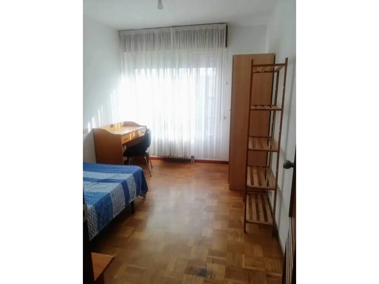 Bedroom of Flat for rent in Burgos  with Heating, Parquet flooring and Terrace