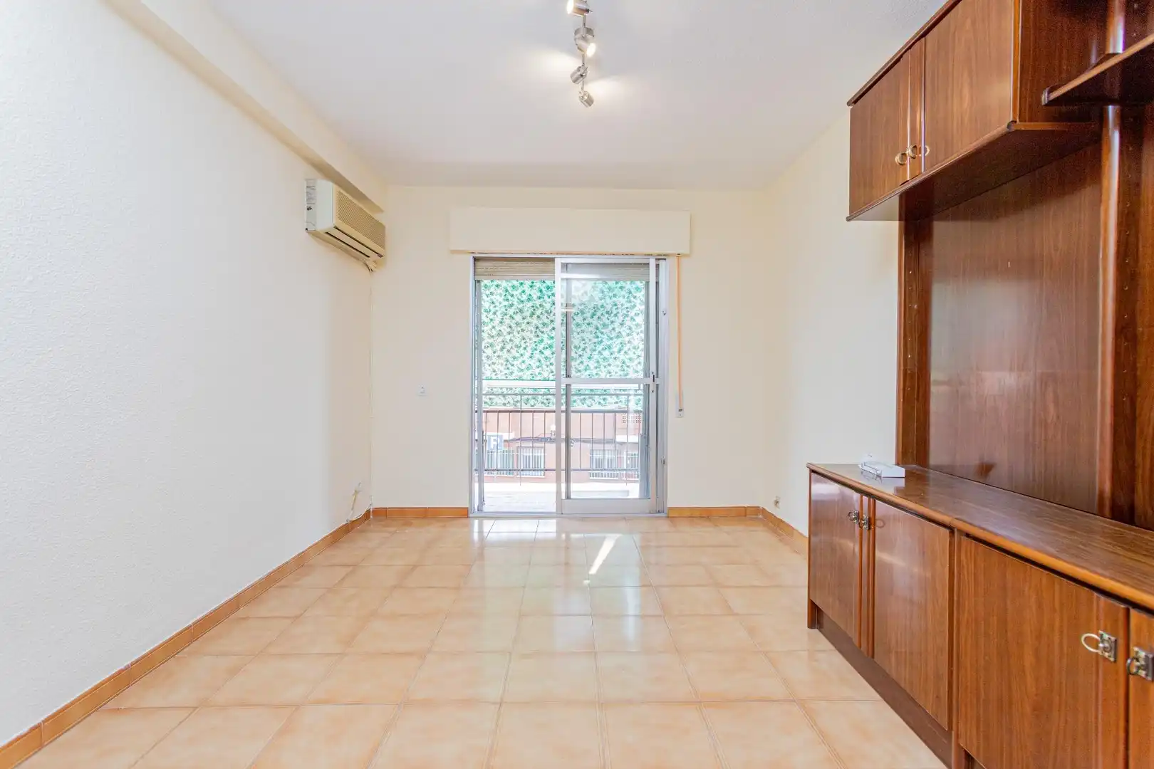 Terraza de Piso de alquiler en  Madrid Capital con Aire acondicionado, Calefacción y Amueblado