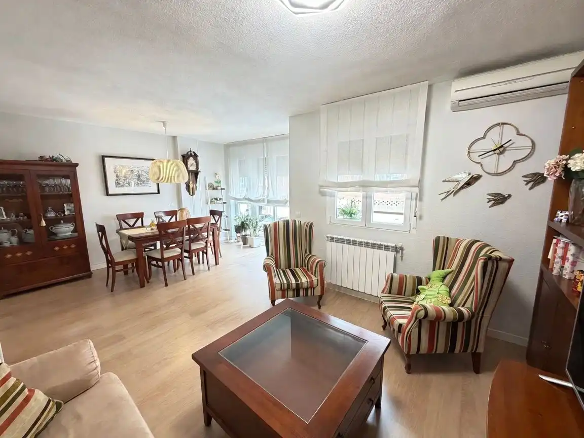 Piso con ascensor en venta en Calle de Braulio Vivas, imagen 3