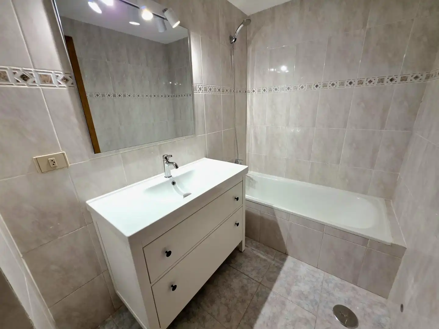 Wohnung zur Miete in JORGE JUAN, Ensanche - Parque del Oeste