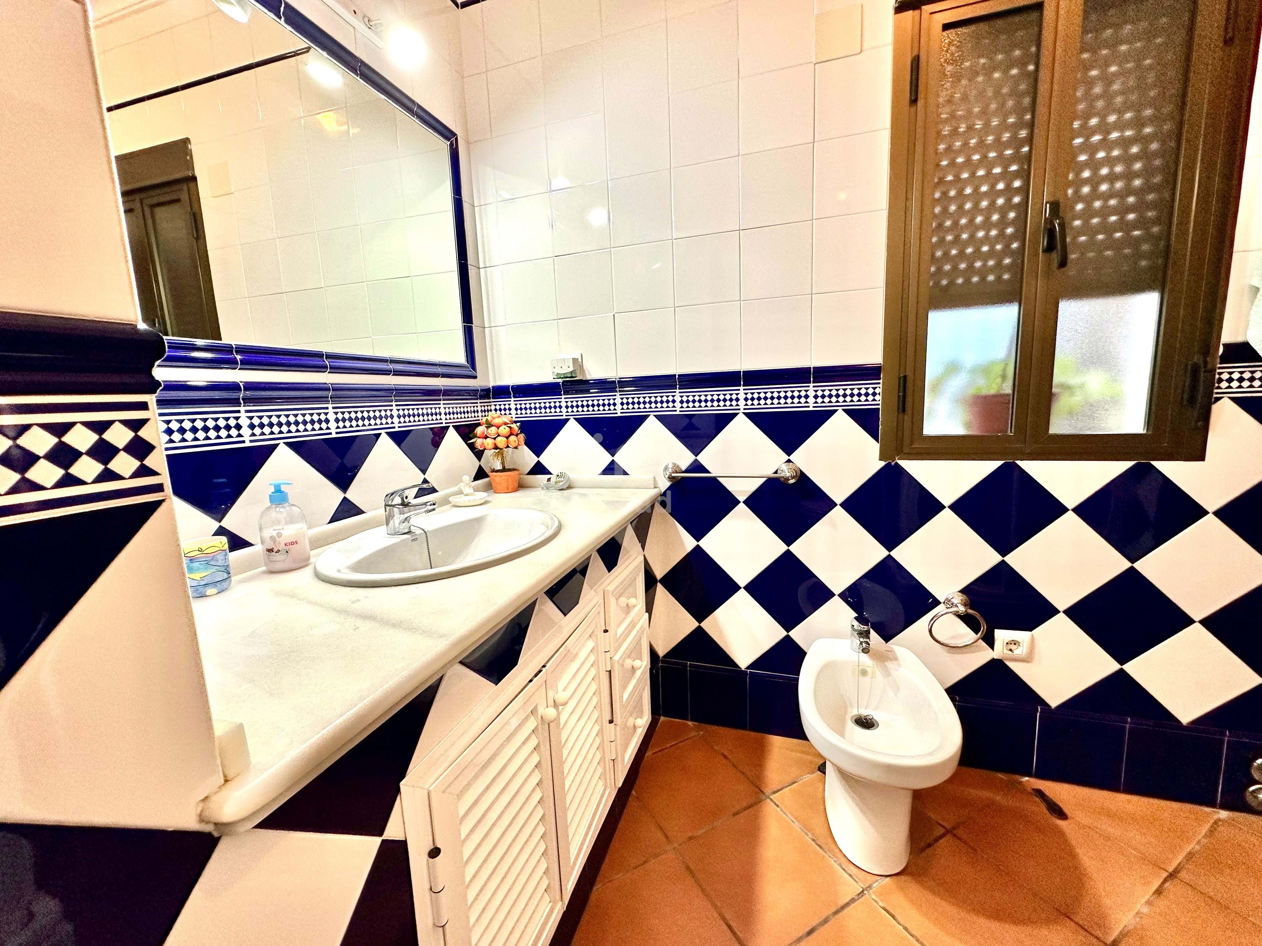 Bany de Casa o xalet en venda en Lepe amb Terrassa
