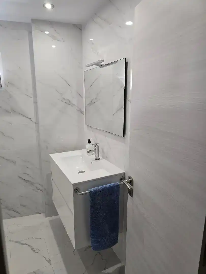 Baño de Piso de alquiler en Valencia de Don Juan con Amueblado, Horno y Lavadora