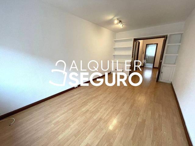 Piso en Alquiler en Pez Volador en Adelfas