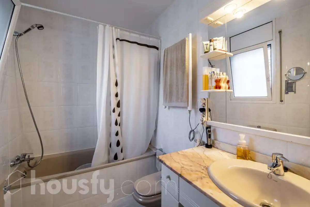 Baño de Casa o chalet en venta en Barcelona con Aire acondicionado, Calefacción y Jardín privado