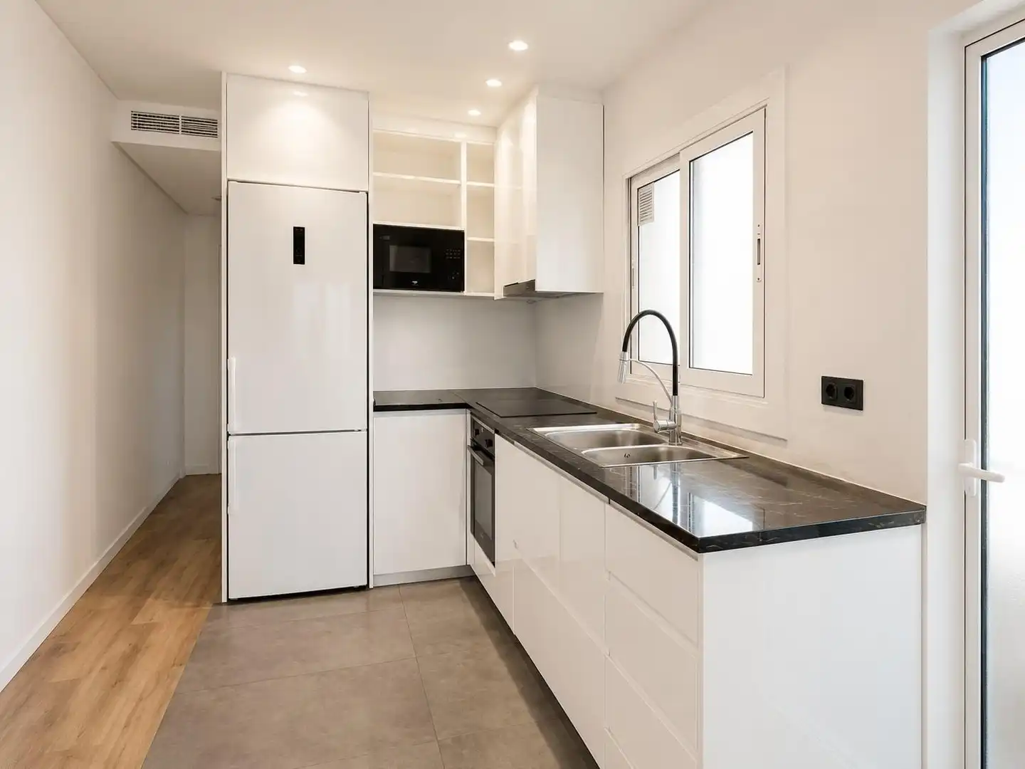 Cuina de Pis en venda en Sabadell amb Parquet, Terrassa i Balcó
