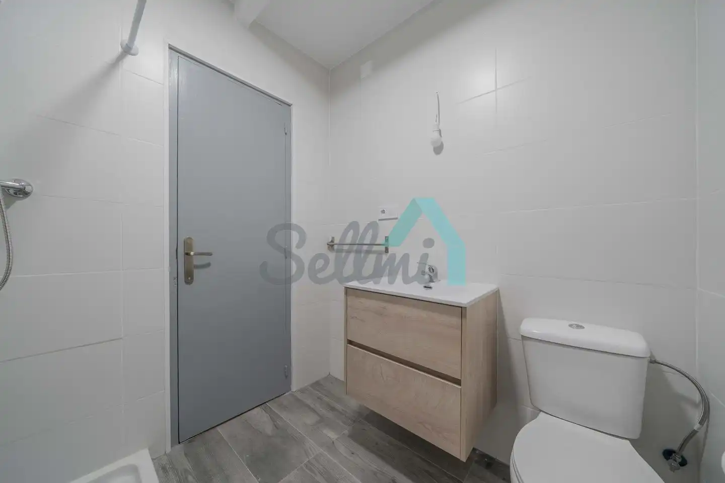 Badezimmer von Wohnung zum Verkauf in Aller mit Terrasse