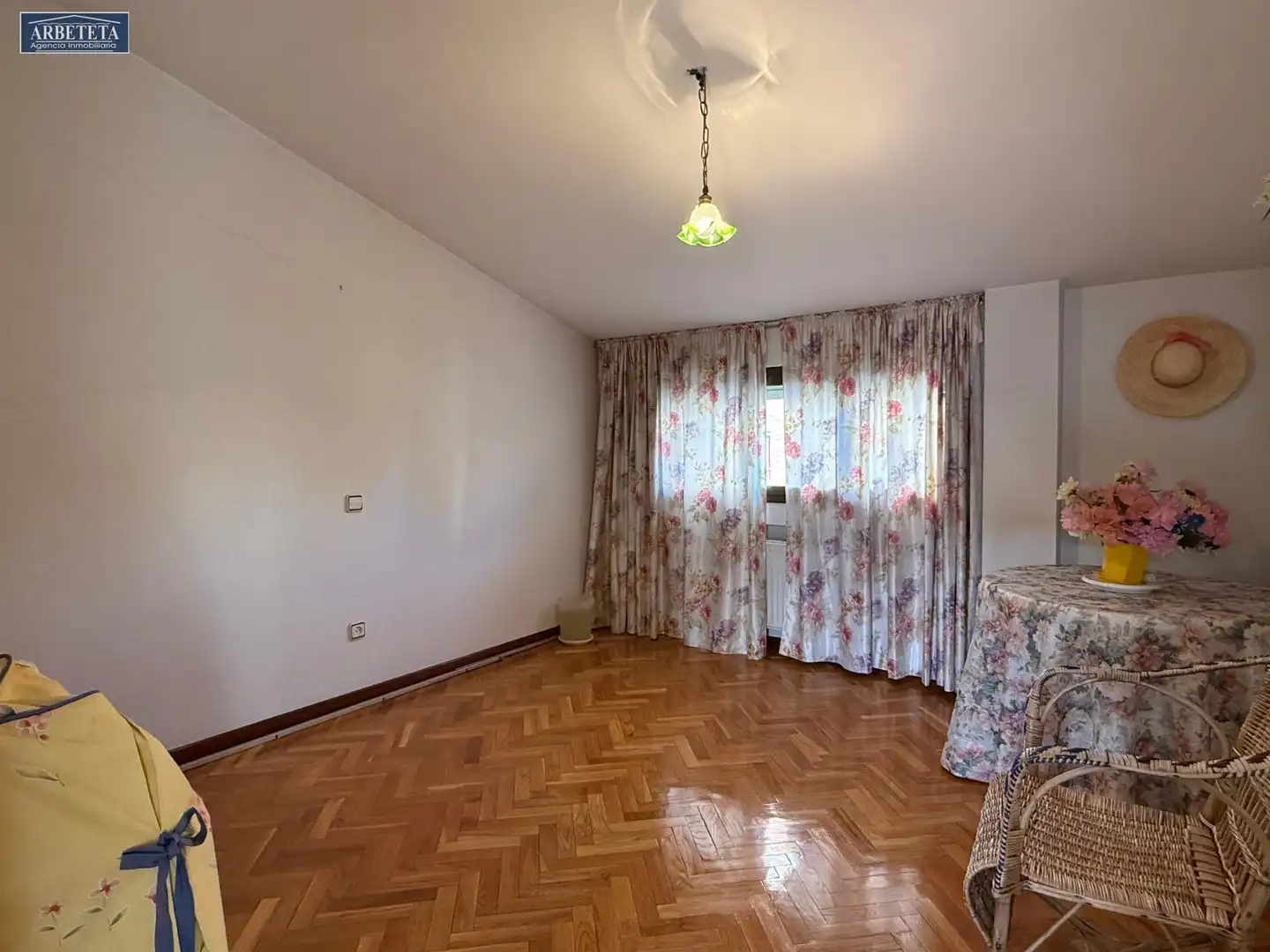 Schlafzimmer von Einfamilien-Reihenhaus zum Verkauf in Guadalajara mit Heizung, Parkett und Terrasse