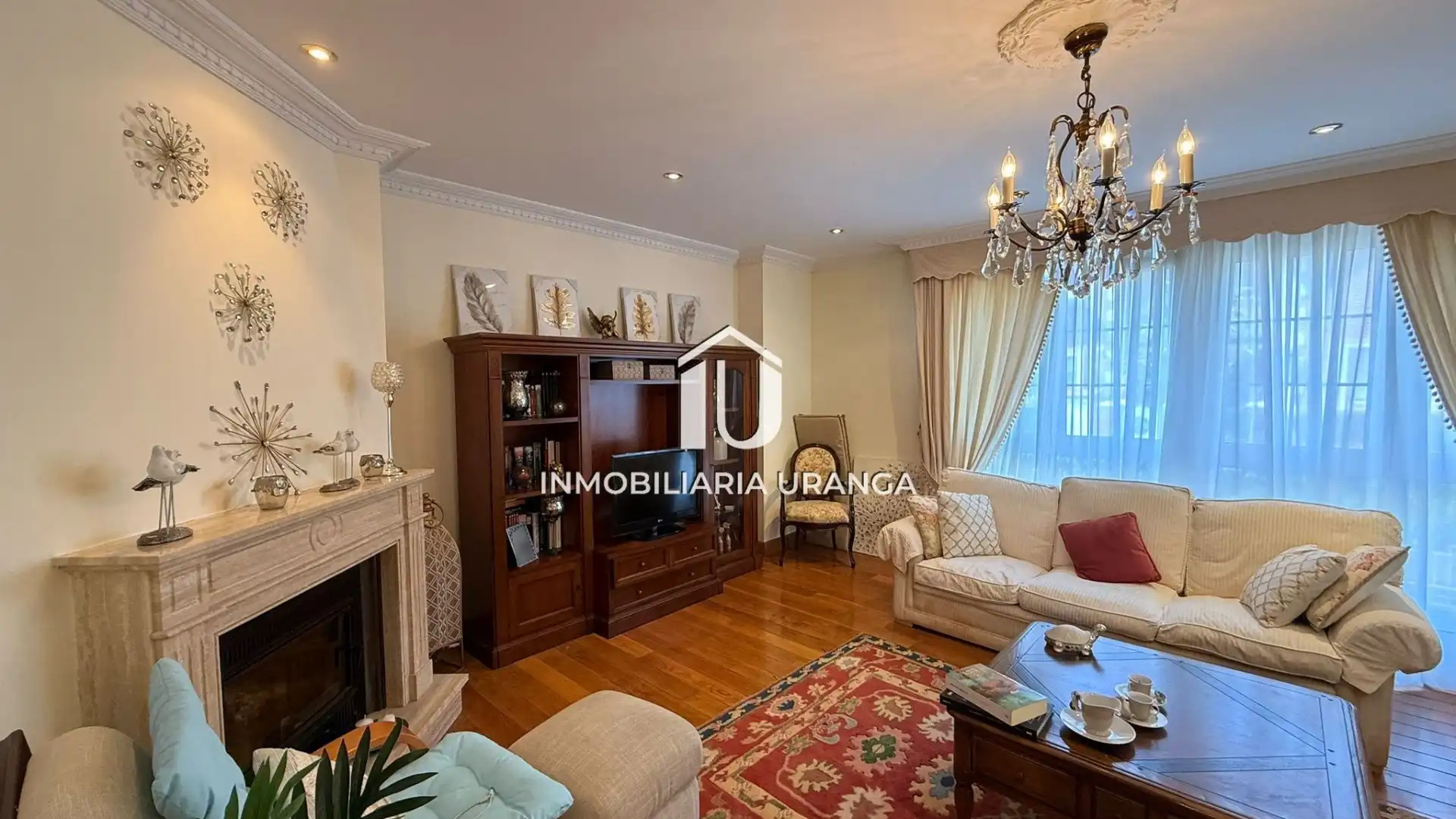 Sala de estar de Casa o chalet en venta en Laredo con Calefacción, Jardín privado y Terraza