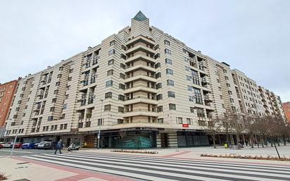 Außenansicht von Büro miete in  Pamplona / Iruña