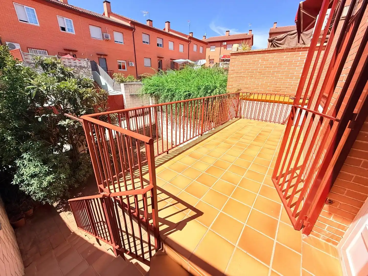 Terrassa de Casa adosada en venda en San Martín de Valdeiglesias amb Calefacció i Terrassa