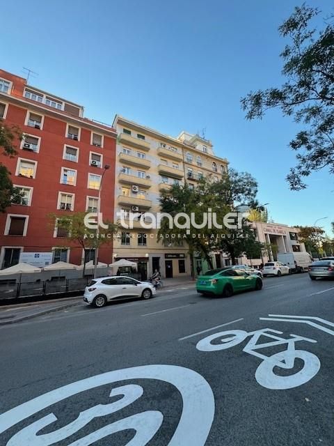 Flat to rent in Calle Santa Engracia, Ríos Rosas - Nuevos Ministerios