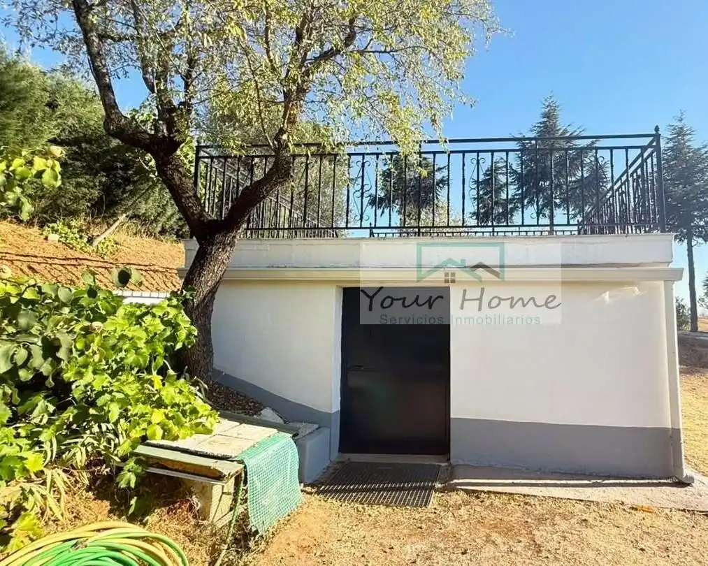 Vista exterior de Casa o xalet en venda en Valdeavero amb Aire condicionat, Calefacció i Jardí privat