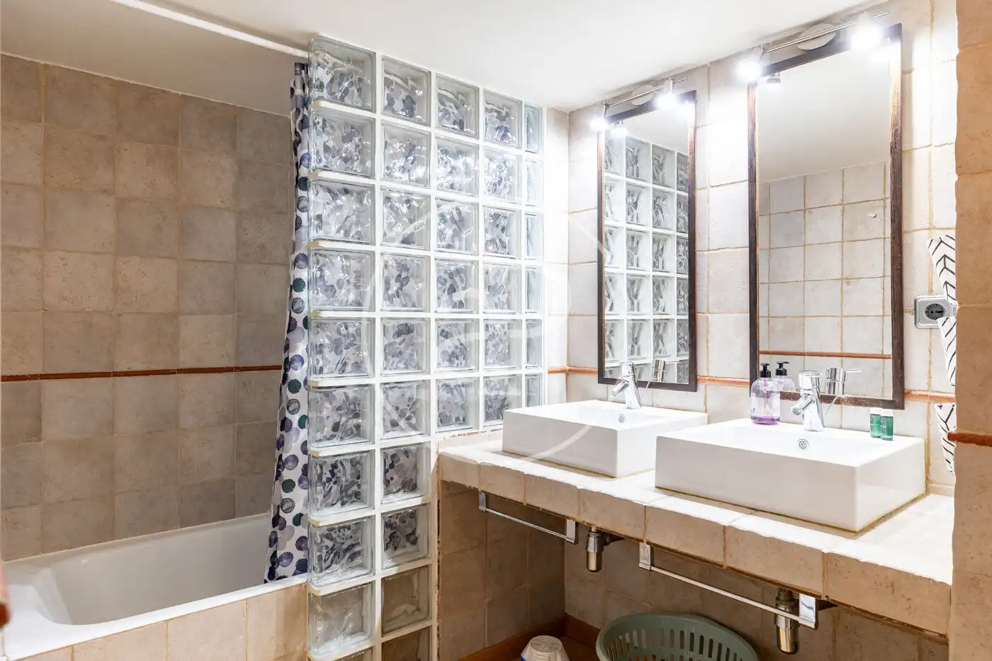 Baño de Piso en venta en Eixample