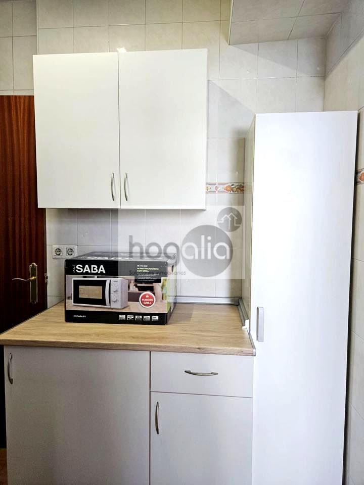 Kitchen of Flat to rent in  Sevilla Capital  with Air Conditioner, Terrace and Furnished