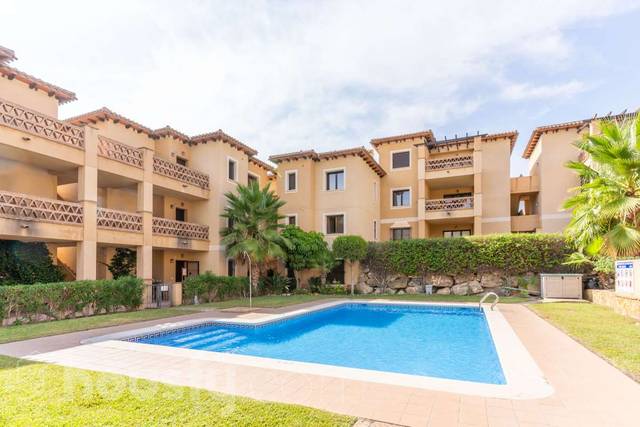 Piso en Venta en Calle Sierra Lisbona, . en Golf Valle Este