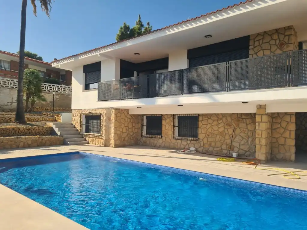 House with pool for sale in La Alberca