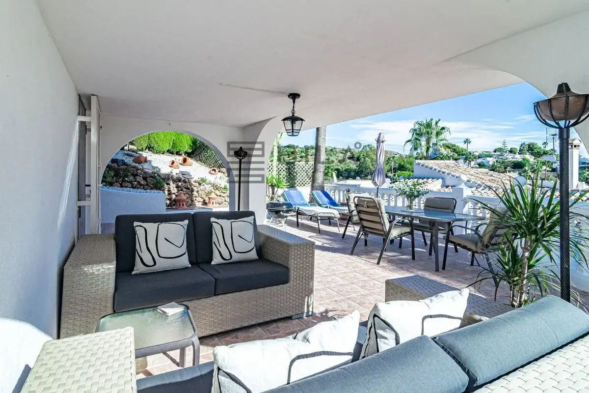 Chalet con piscina en venta en Calahonda, imagen 4