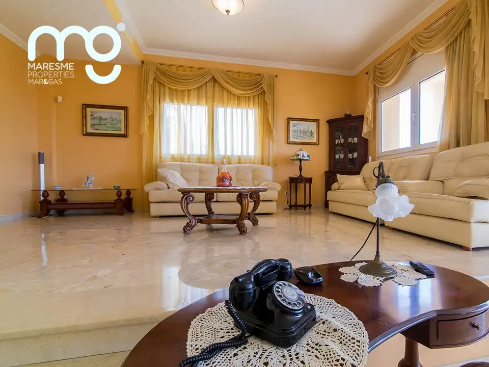 Sala de estar de Casa o chalet en venta en Tiana con Aire acondicionado, Calefacción y Jardín privado