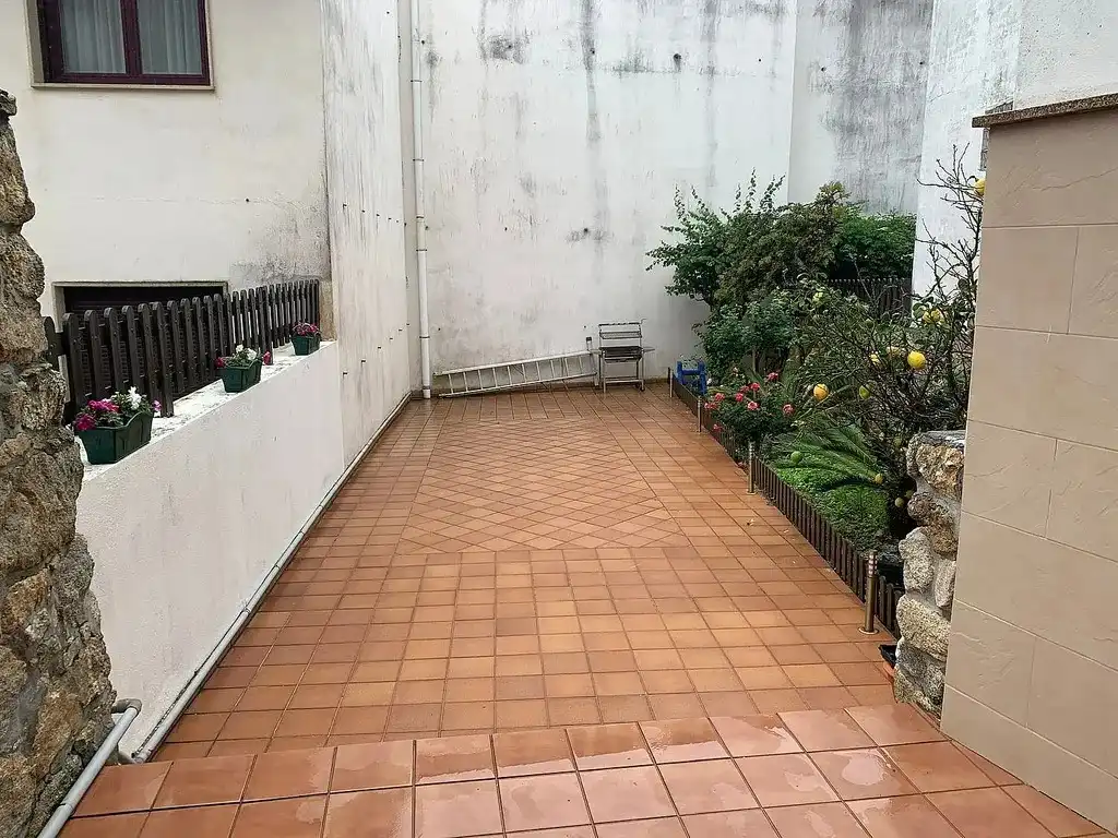 Terrassa de Casa o xalet en venda en A Guarda   amb Calefacció, Jardí privat i Parquet