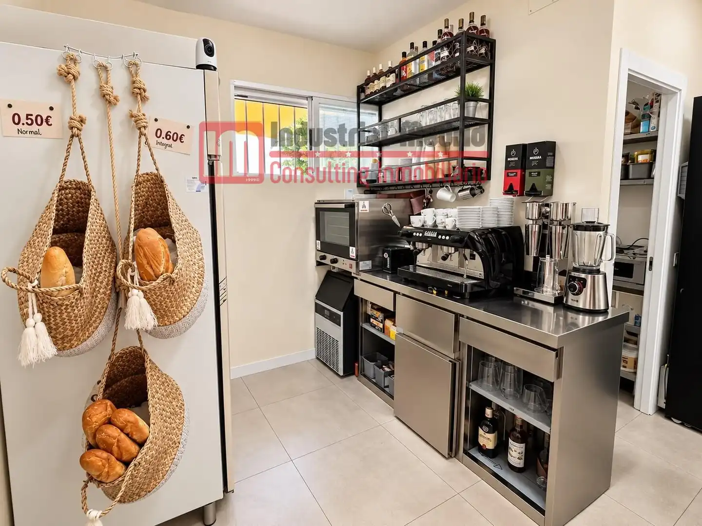 Business premises for transfer in Casco Histórico, imagen 5