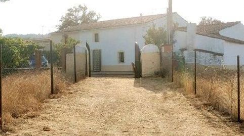 Foto 3 de Casa adosada en venta en La Codosera, Badajoz