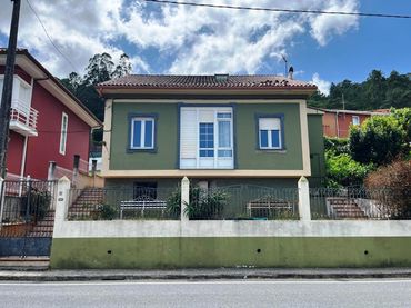 House with garden for sale in Noia