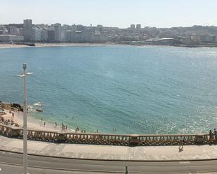 Vista exterior de Pis de lloguer en A Coruña Capital  amb Aire condicionat