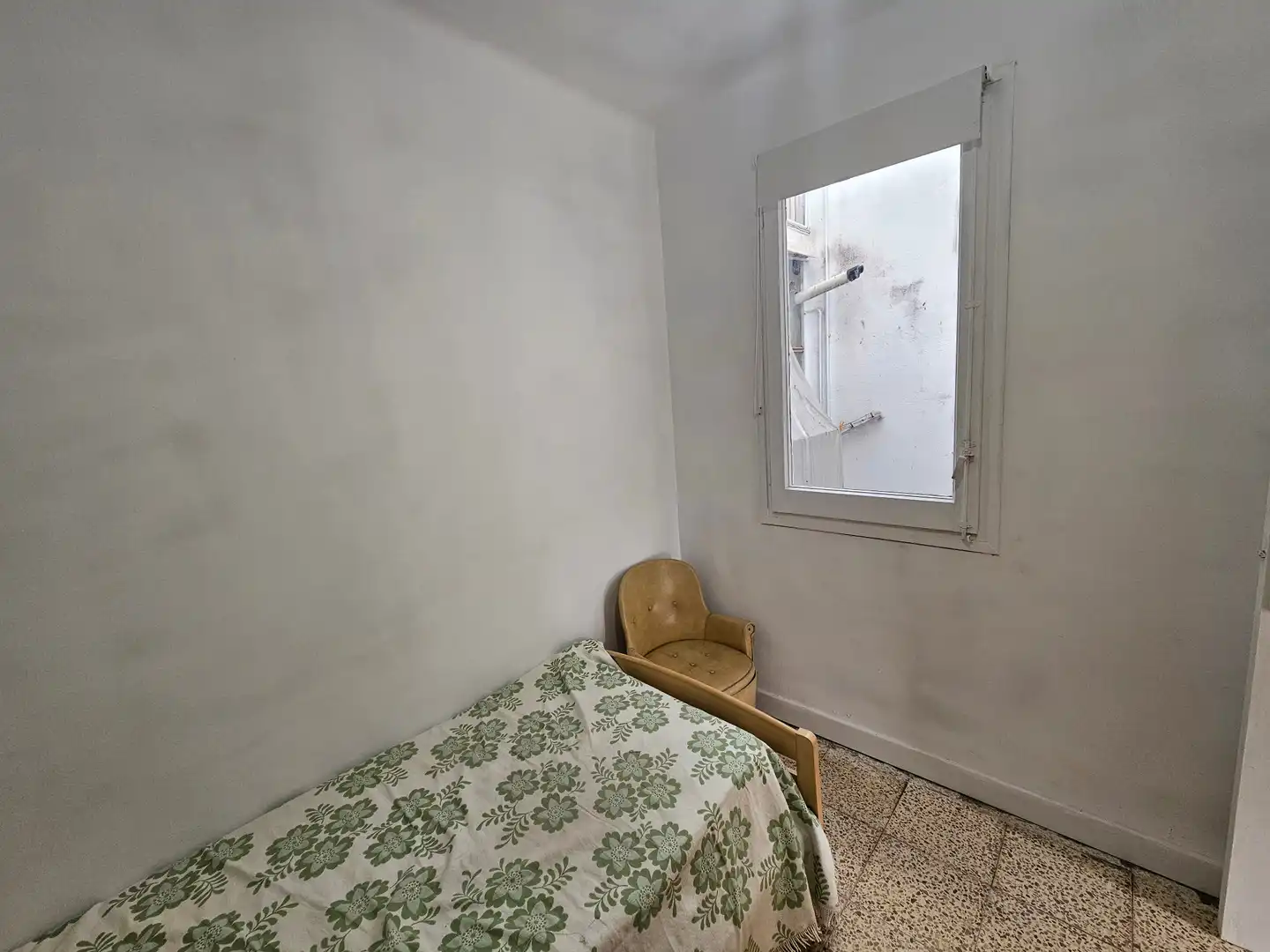 Dormitori de Pis en venda en Cornellà de Llobregat amb Moblat, Forn i Balcó