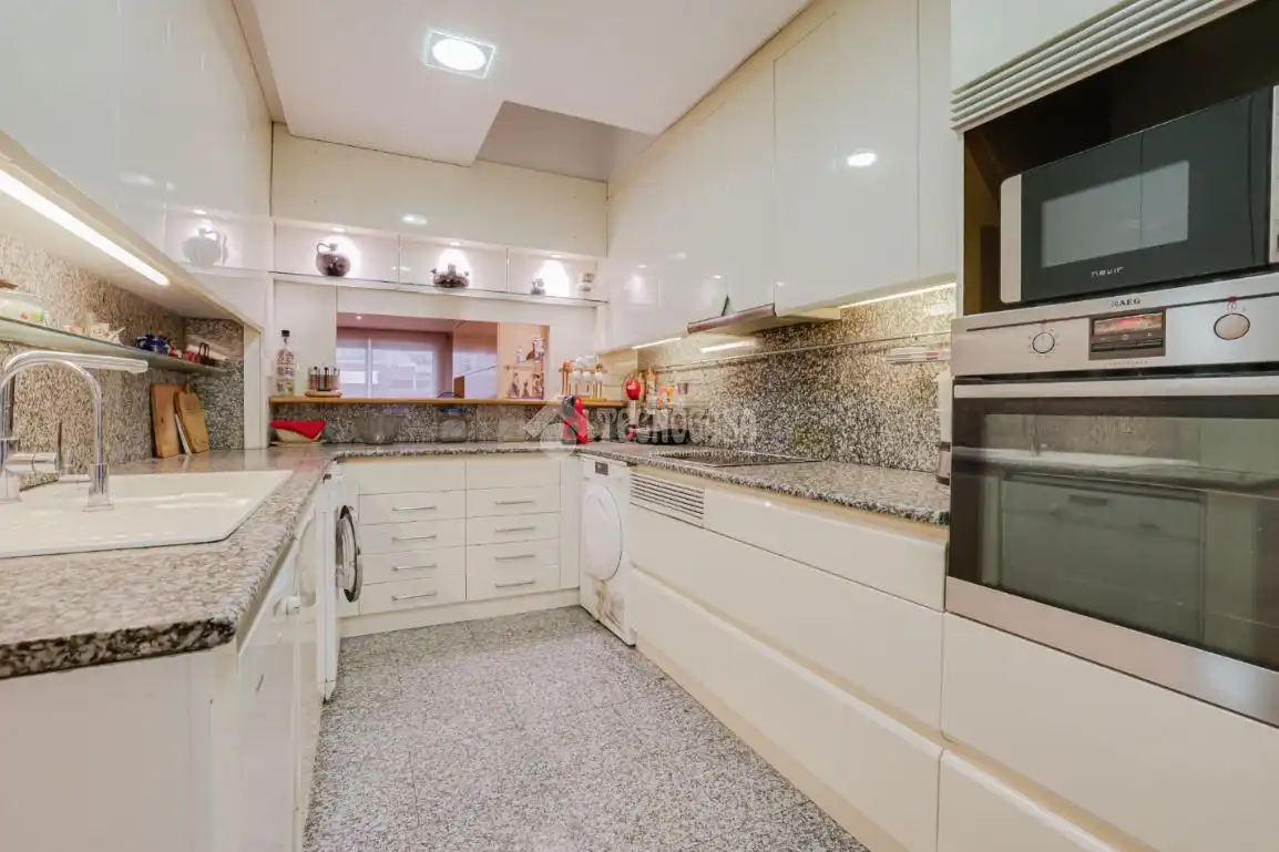 Casa aparellada amb terrassa en venda a Centre - Can Nadal, imagen 39
