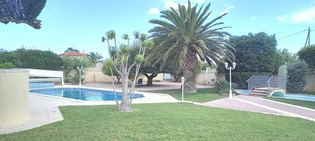 Piscina de Casa o xalet en venda en Mont-roig del Camp amb Aire condicionat, Calefacció i Jardí privat